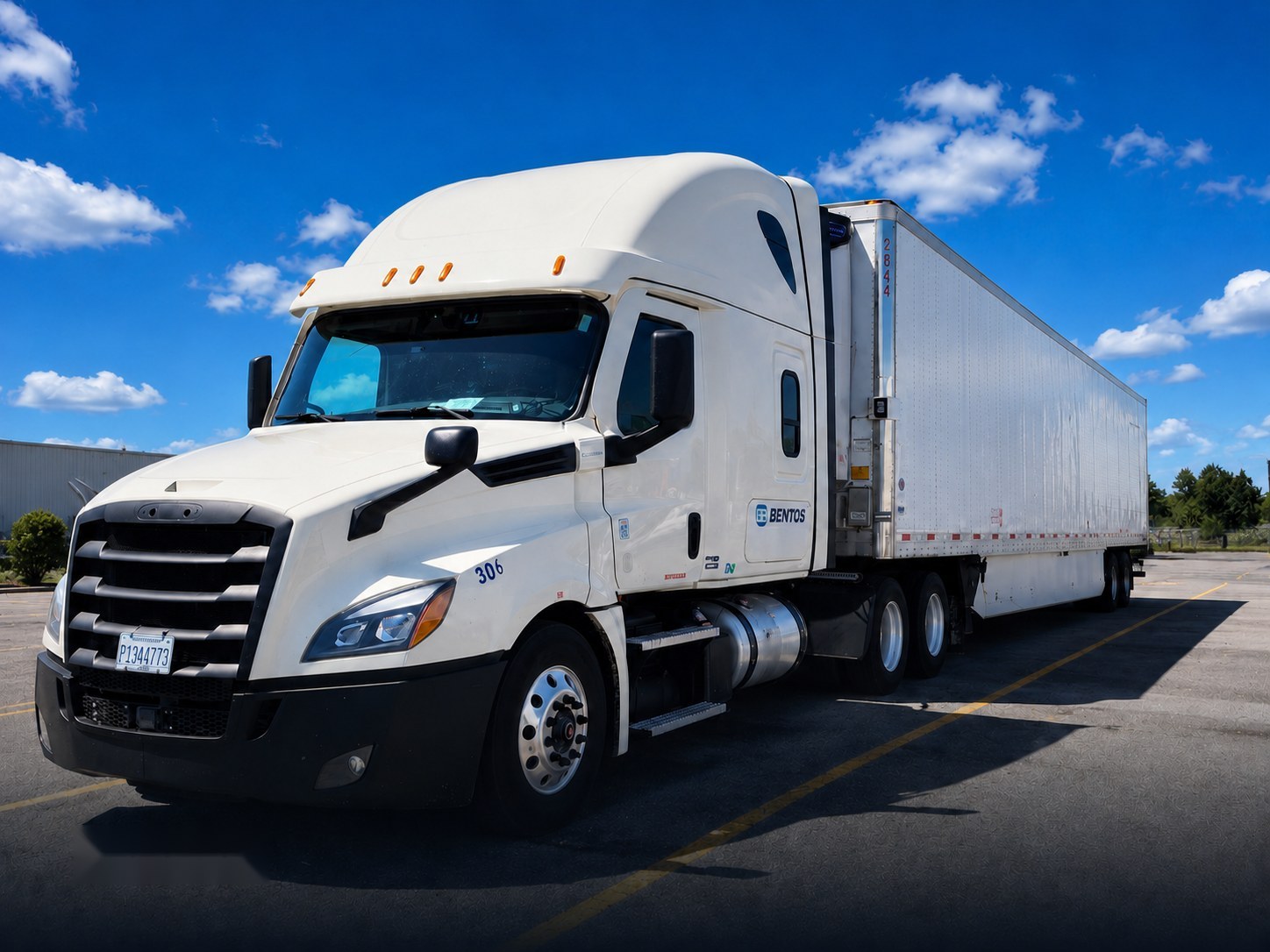 BENTOS Freightliner with reefer trailer for temperature-controlled freight